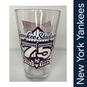 New York Yankees Stadium 75th Anniversary Budweiser Vintage Beer Glass 1923-1998